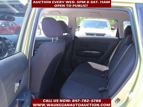 Used 2013 Kia Soul FWD image 7