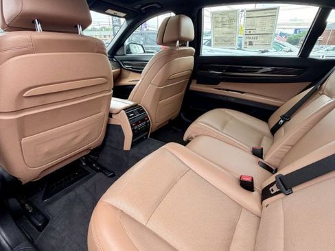 Used 2015 BMW 750Li xDrive AWD/4WD image 20