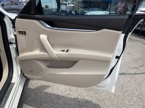Used 2016 Maserati Ghibli RWD image 28