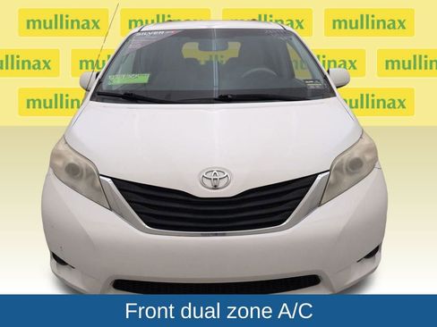 Used 2013 Toyota Sienna LE image 12