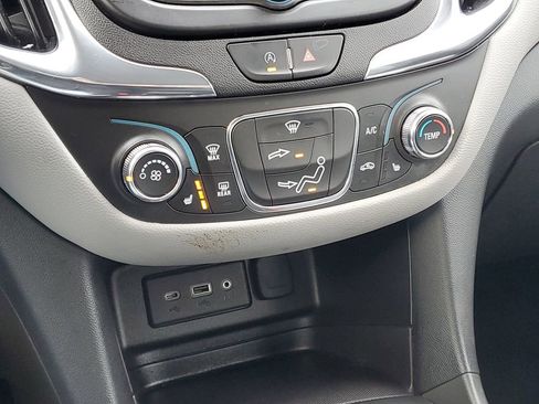 Used 2023 Chevrolet Equinox LS image 20