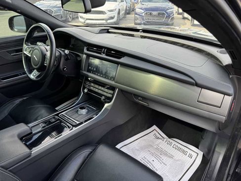 Used 2016 Jaguar XF S image 30