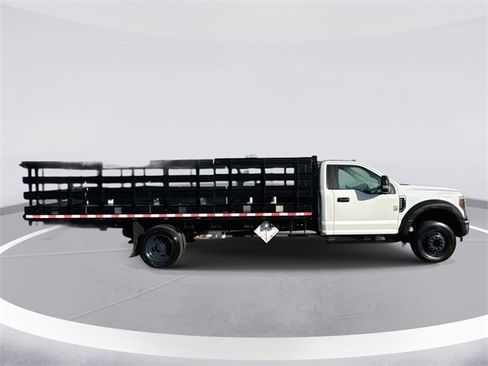 Used 2018 Ford F550 2WD Regular Cab Super Duty image 3