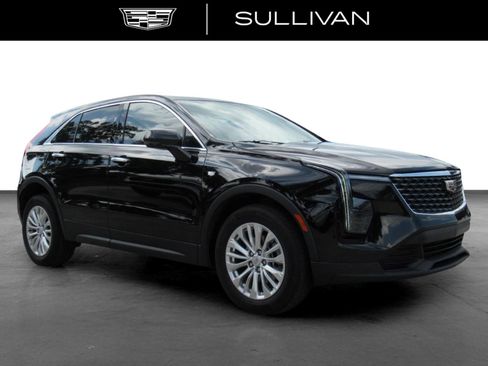Certified 2024 Cadillac XT4 Luxury w/ Cold Weather Package FWD image 1