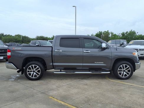 Used 2017 Toyota Tundra SR5 w/ SR5 Upgrade Package RWD image 4