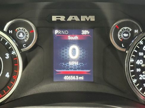 Used 2024 RAM 2500 Big Horn image 38