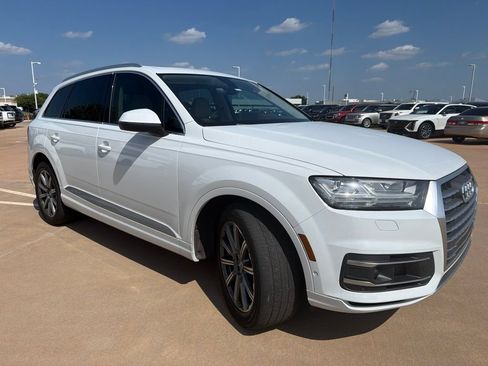 Used 2019 Audi Q7 3.0T Premium Plus w/ Premium Plus Package AWD/4WD image 3