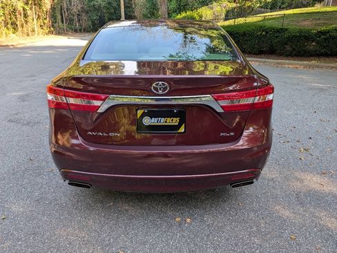 Used 2015 Toyota Avalon XLE Touring FWD image 4