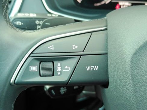 Used 2025 Audi Q5 2.0T Premium image 36