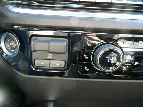 Certified 2023 Chevrolet Silverado 1500 LTZ image 28