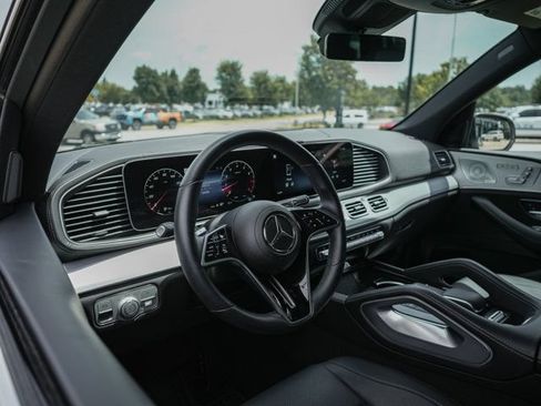 Certified 2025 Mercedes-Benz GLS 450 4MATIC image 16