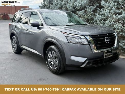 Used 2025 Nissan Pathfinder SV image 13