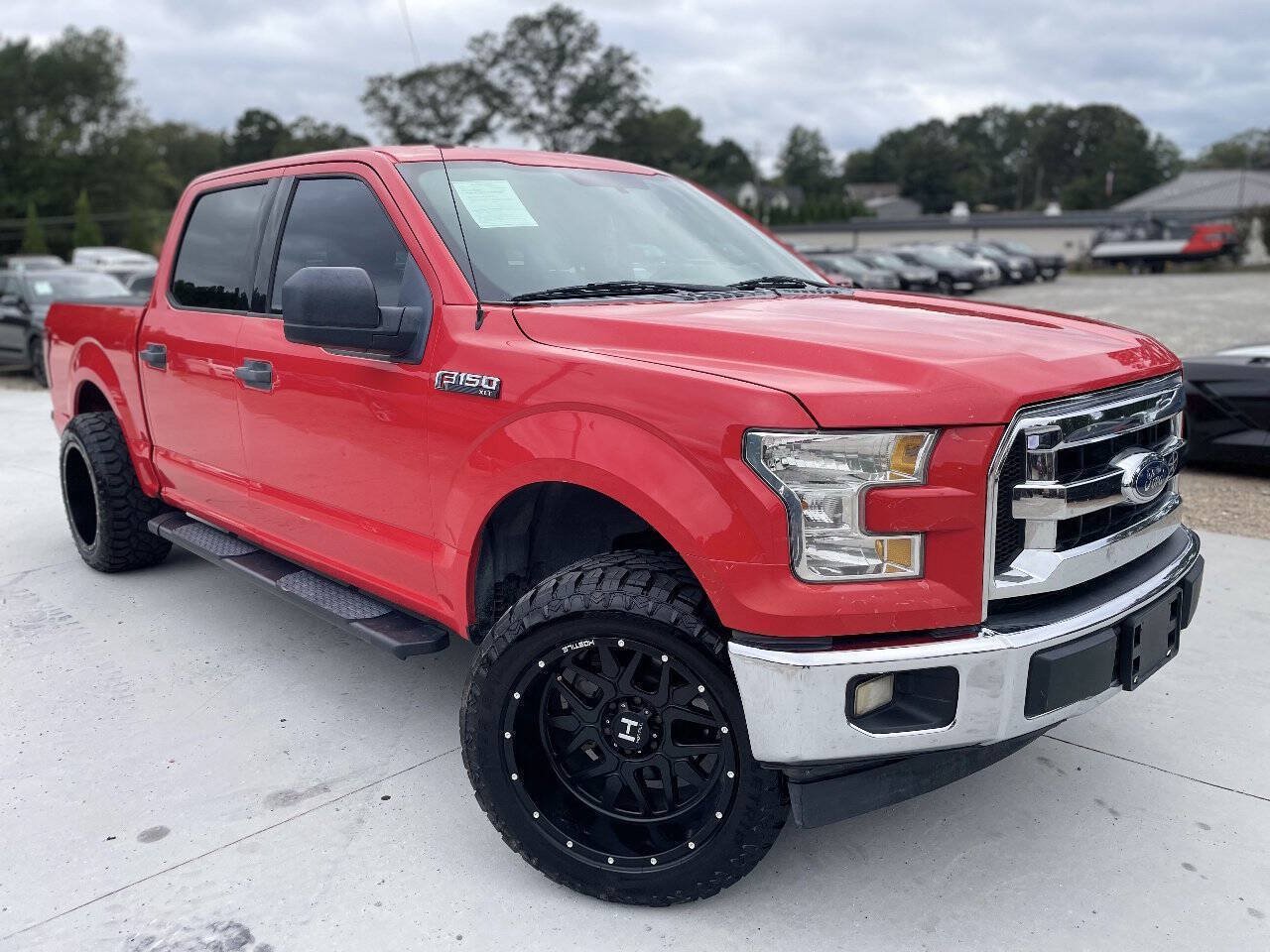 Used 2017 Ford F150 XLT RWD image 3