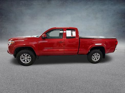 Used 2018 Toyota Tacoma SR5 AWD/4WD image 10