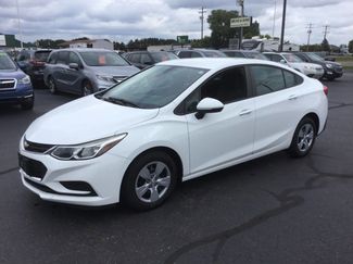 Used 2018 Chevrolet Cruze LS image 1