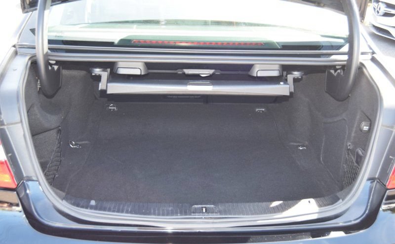 Used 2013 Mercedes-Benz E 350 4MATIC Sedan image 11