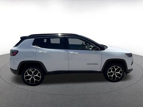 Used 2025 Jeep Compass Limited AWD/4WD image 16