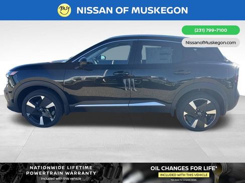 New 2026 Nissan Kicks SR w/ SR Premium Package image 4