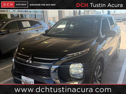 Used 2025 Mitsubishi Outlander SE AWD/4WD image 1