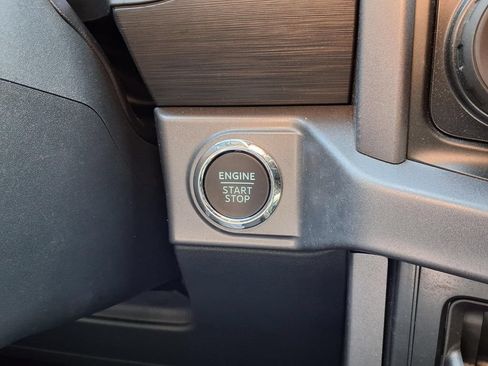 Used 2025 Ford F150 XLT w/ Equipment Group 302A MID RWD image 12