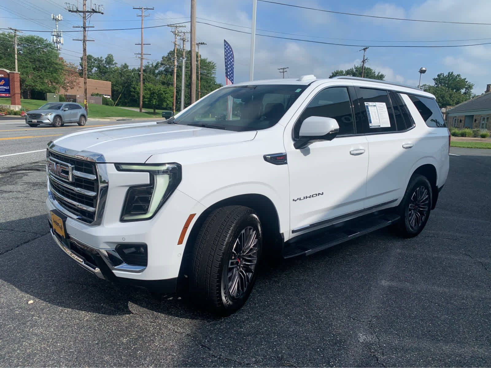 Used 2025 GMC Yukon Elevation AWD/4WD image 3