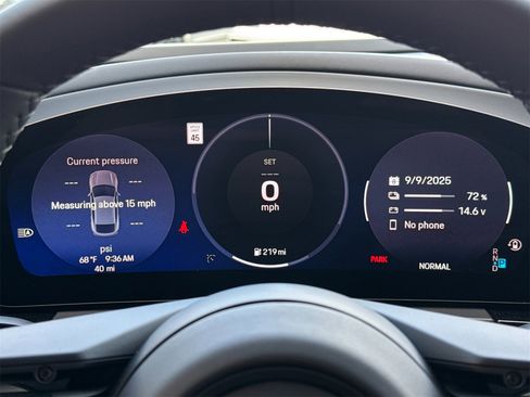 New 2025 Porsche Macan Electric image 30