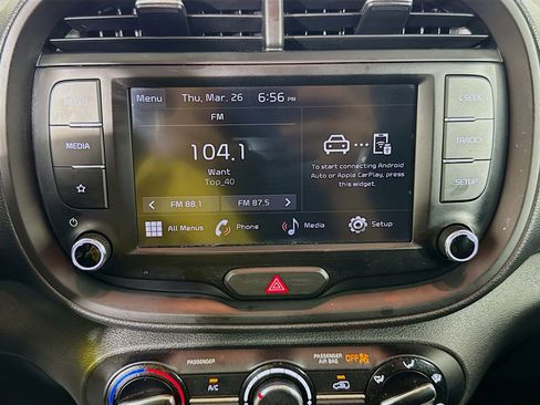 Used 2023 Kia Soul LX w/ LX Technology Package FWD image 17