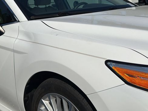 Used 2019 Toyota Camry XLE FWD image 16