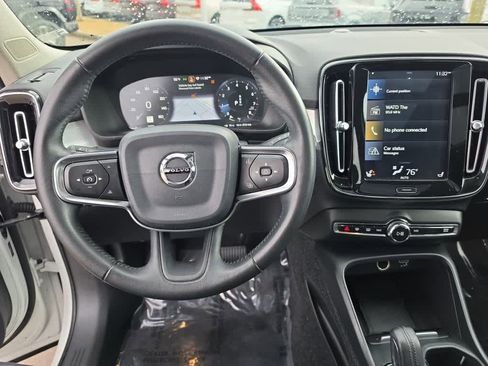 Used 2020 Volvo XC40 T5 Momentum w/ Protection Package Premier image 12