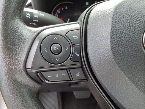 Used 2024 Toyota RAV4 XLE FWD image 20