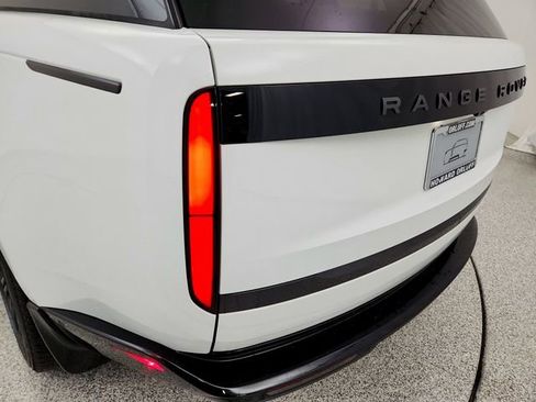 New 2026 Land Rover Range Rover Long Wheelbase SE image 27