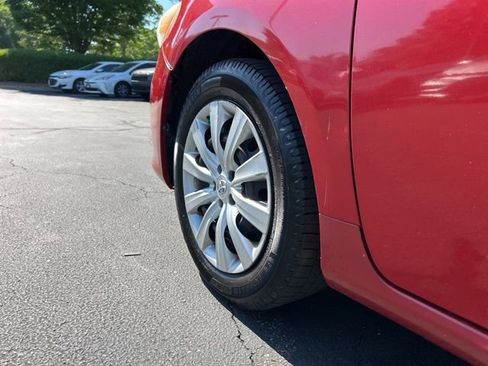 Used 2012 Toyota Corolla LE FWD image 11