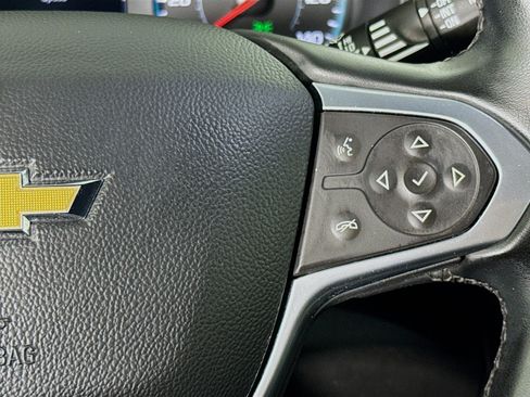 Used 2023 Chevrolet Traverse LT FWD image 13