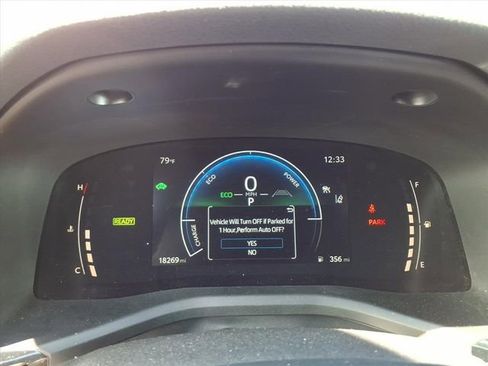 Used 2025 Toyota Camry SE image 13