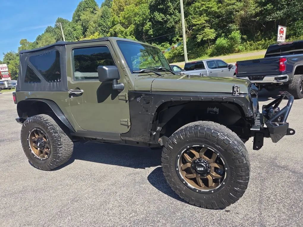 Used 2015 Jeep Wrangler Sport AWD/4WD image 4