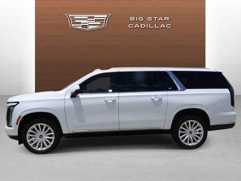Used 2026 Cadillac Escalade ESV 2WD w/ LPO, Floor Liner Package image 2