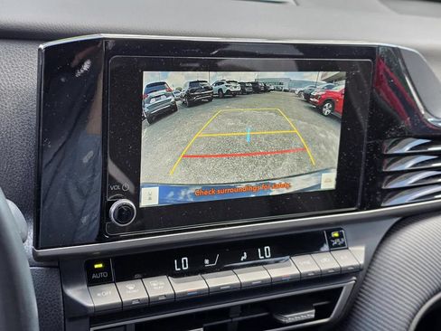 Used 2025 Toyota Camry SE FWD image 12