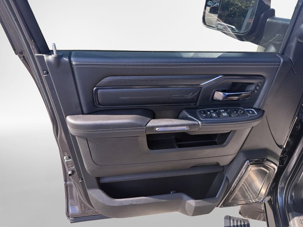 Used 2022 RAM 3500 Limited AWD/4WD image 14
