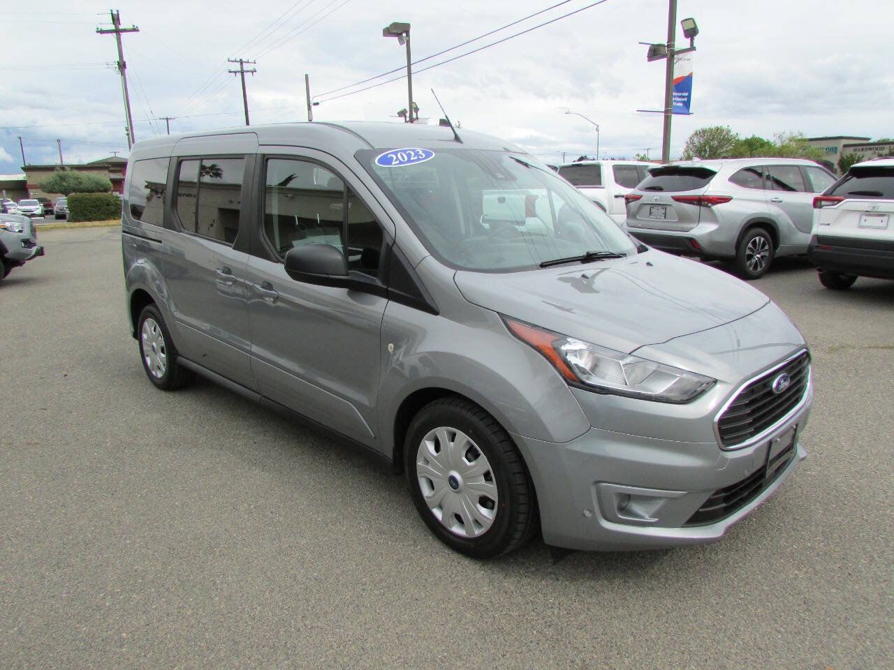 Used 2023 Ford Transit Connect XLT FWD image 2