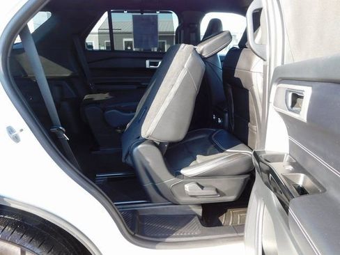 Used 2022 Ford Explorer ST image 33