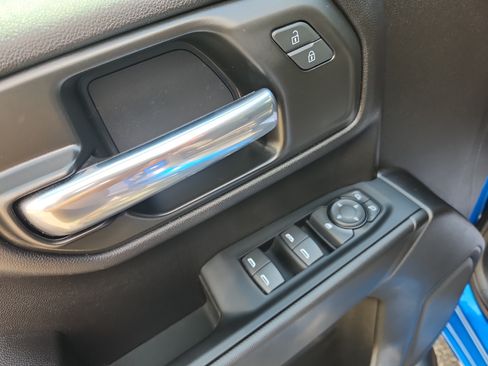 Used 2024 Chevrolet Silverado 1500 Custom w/ Turbomax Blackout Package AWD/4WD image 21