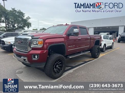 Used 2018 GMC Sierra 2500 Denali w/ Duramax Plus Package AWD/4WD image 1