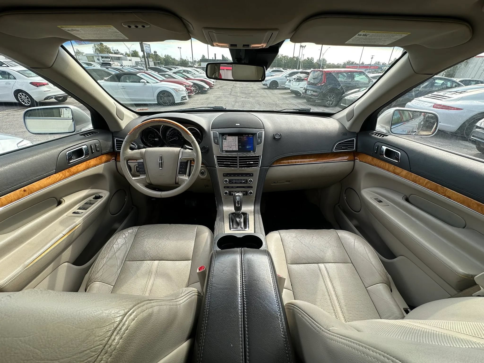 Used 2012 Lincoln MKT AWD image 11