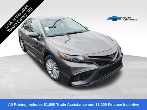 Used 2024 Toyota Camry SE image 1