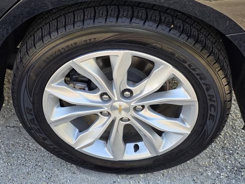 Used 2025 Chevrolet Malibu LT FWD image 32