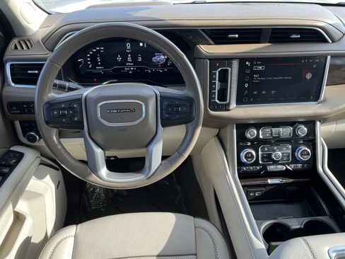 Used 2022 GMC Yukon Denali AWD/4WD image 18