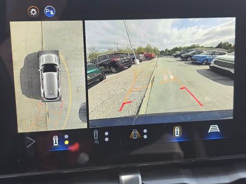 New 2026 Chevrolet Equinox LT w/ Safety and Technology Package FWD image 5