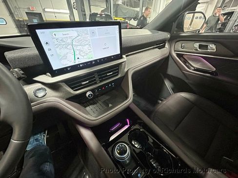 Used 2025 Ford Explorer Platinum w/ LUX Leather Package image 15