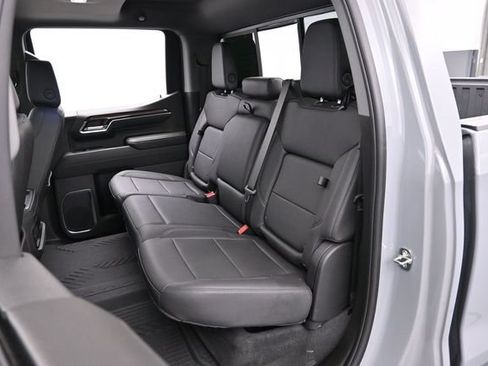 Used 2024 Chevrolet Silverado 1500 LT Trail Boss w/ Convenience Package II AWD/4WD image 28