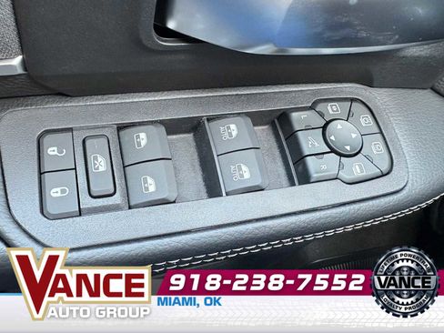 Used 2025 RAM 3500 Big Horn image 33